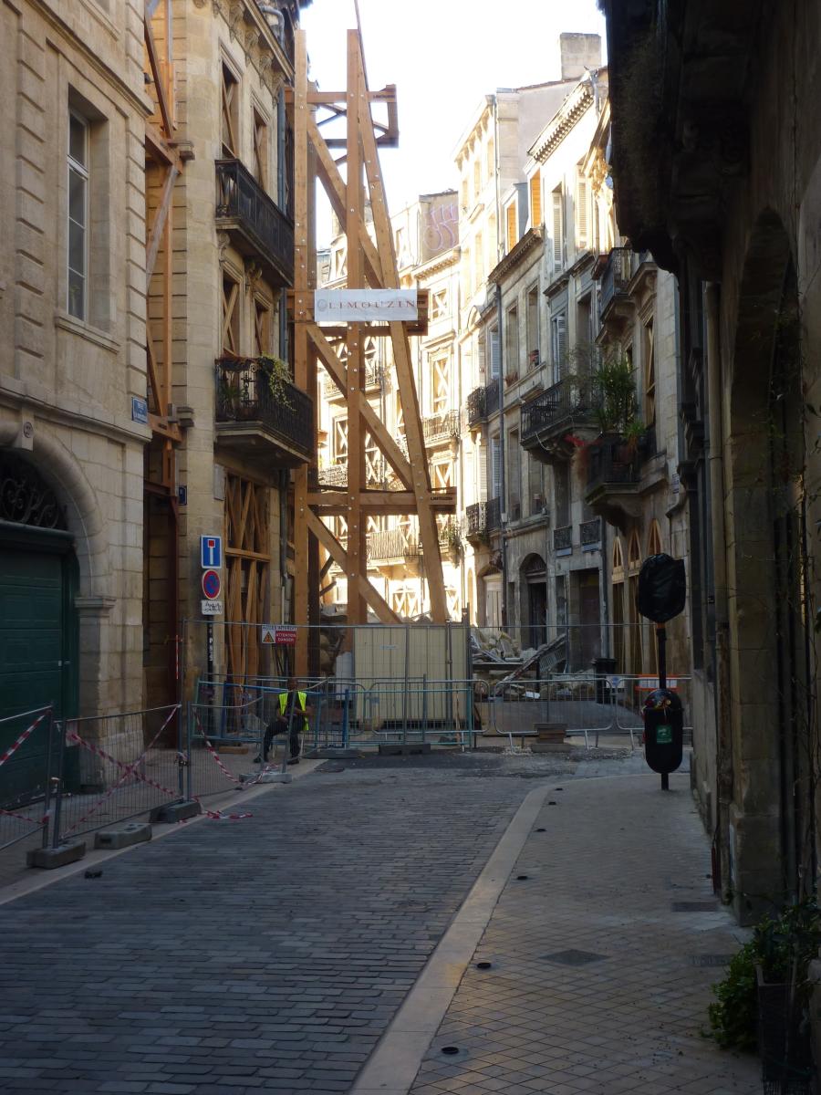 Collapsed building in Rue de la Rousselle in Bordeaux